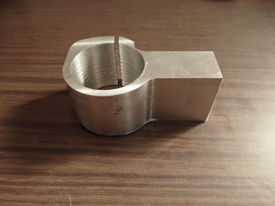 Componente meccanico fresato, dettaglio 2